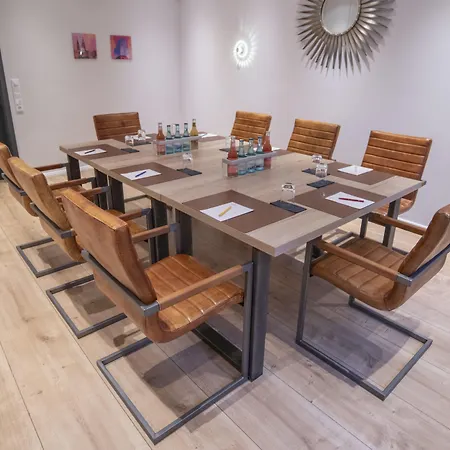 Wiesengrund Business & Boutique 3* دينكلاغه