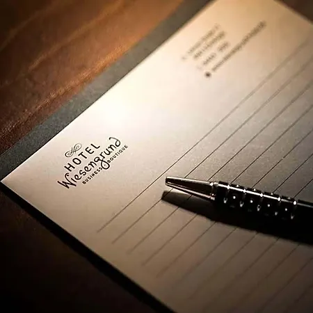 Wiesengrund Business & Boutique 3* دينكلاغه