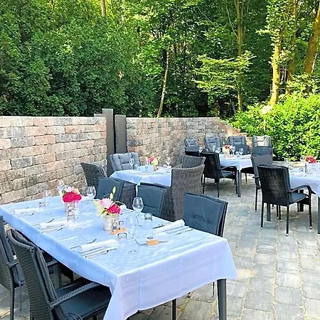 Wiesengrund Business & Boutique فندق دينكلاغه